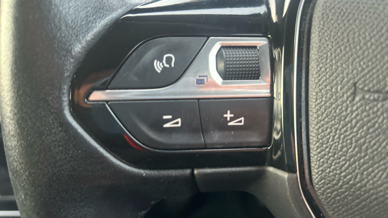 Peugeot 208 1.2 PureTech 100 Allure Premium 5dr Petrol Hatchback